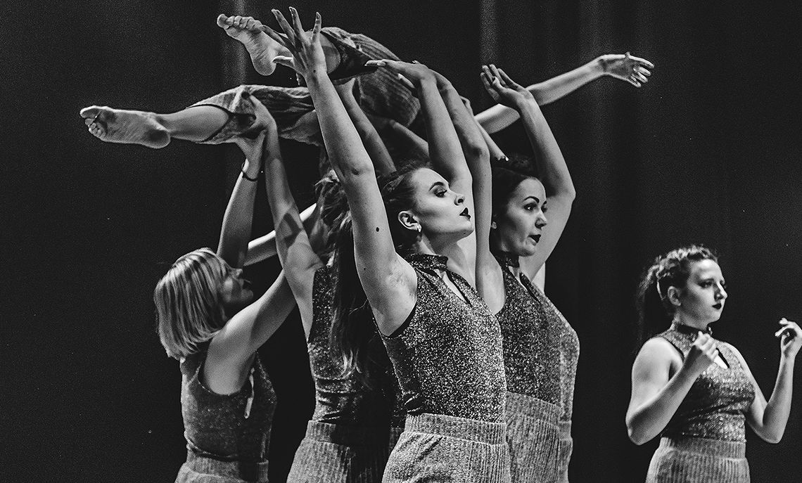 photo main about 2 2x